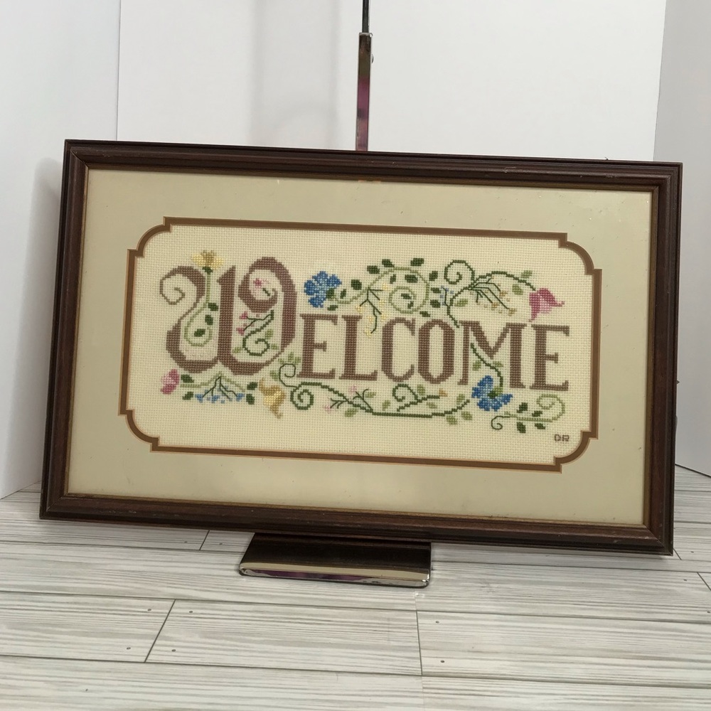 Very nice vintage welcome sign professionally framed